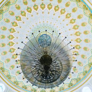 In der Hazrat Sultan Moschee, Astana