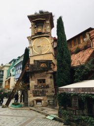 Uhrturm des Puppentheaters in Tiflis
